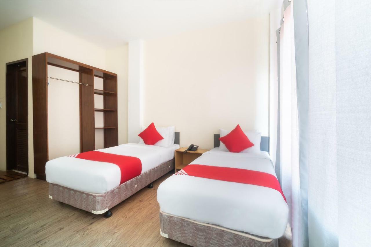 Oyo 162 The West Inn Davao Ngoại thất bức ảnh